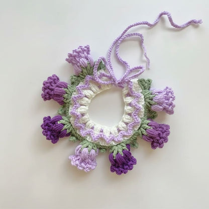 collier pour chien crochet fleurs violet fond blanc
