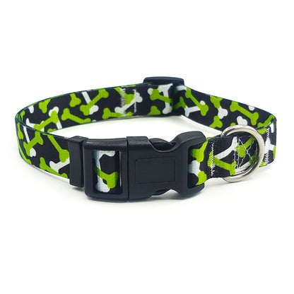 collier pour chien imprime os vert noir fond blanc