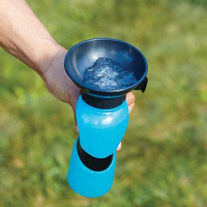 main gourde pour chien portable 500ml bleu clair bol eau exterieur