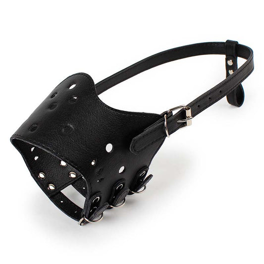 museliere pour chien cuir noir perforee boucle reglable fond blanc