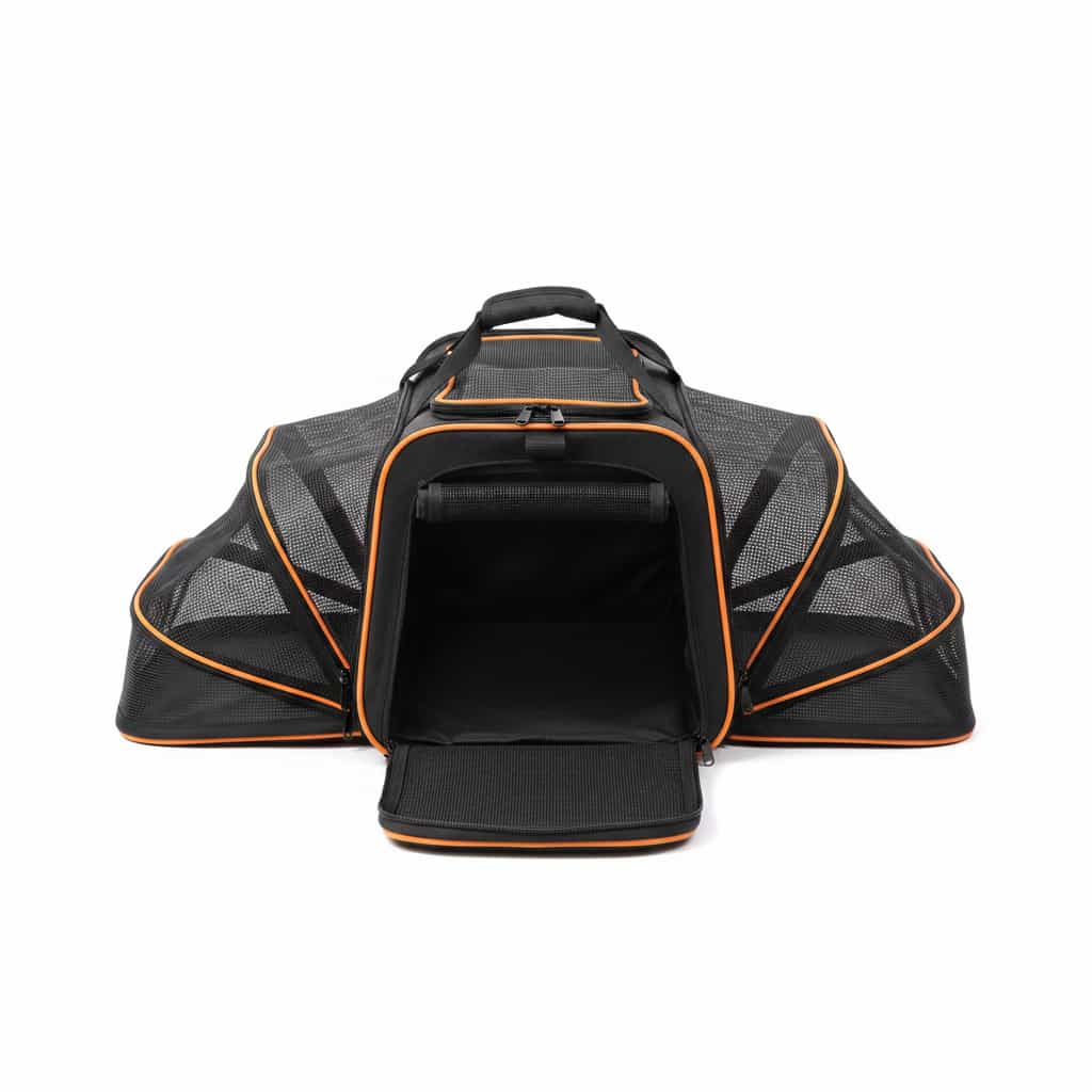 sac de transport pour chien extensible noir rebord orange fond blanc